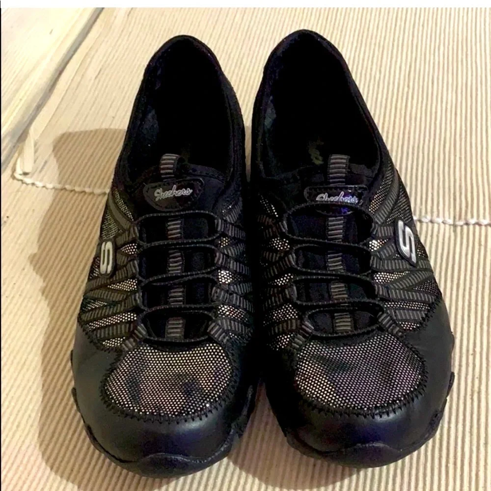 Skechers Gratis Black/Metallic Silver Sneakers